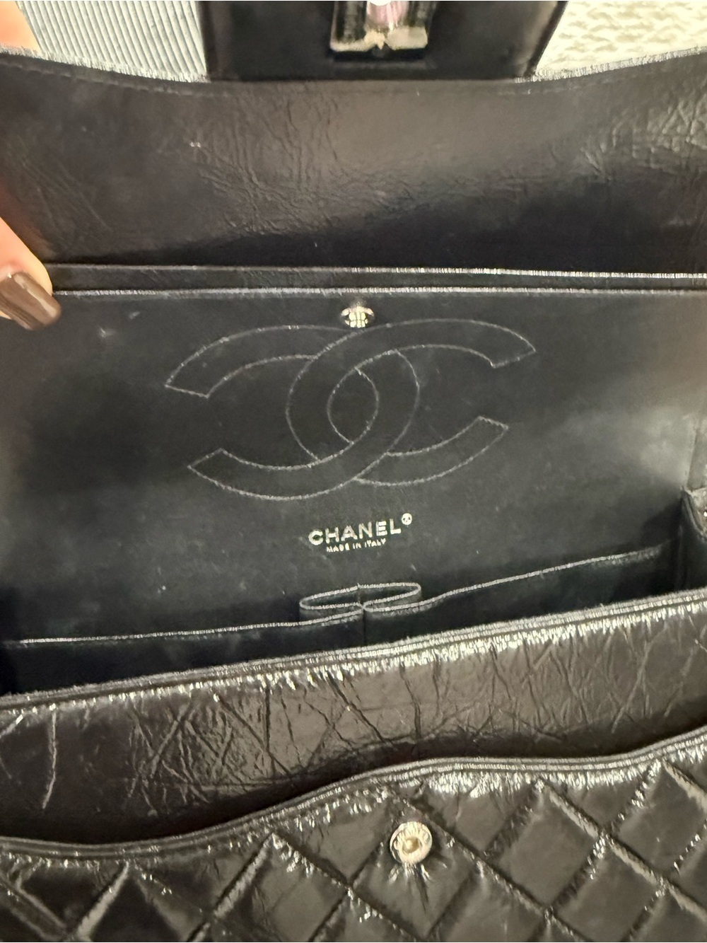 CHANEL Black Quilted Shoulder Bag with Chain Strap - Picture 4 of 7